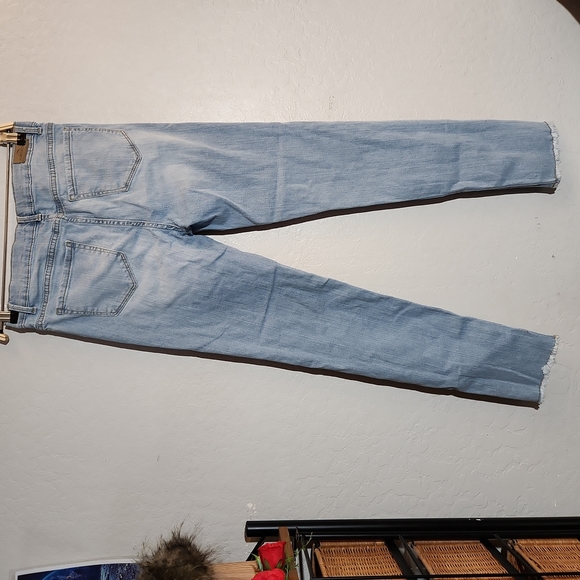 JORDACHE Graphic Jeans Distressed Raw Hem Studs 18 - Picture 7 of 11